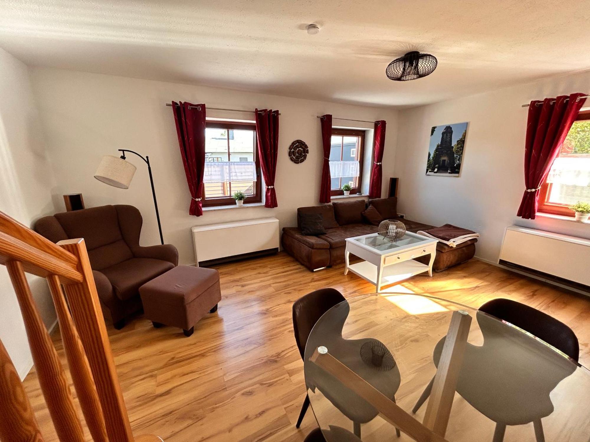 Ferienwohnung Mit Gartennutzung, Garage Und Wallbox Ebersbach-Neugersdorf Ngoại thất bức ảnh
